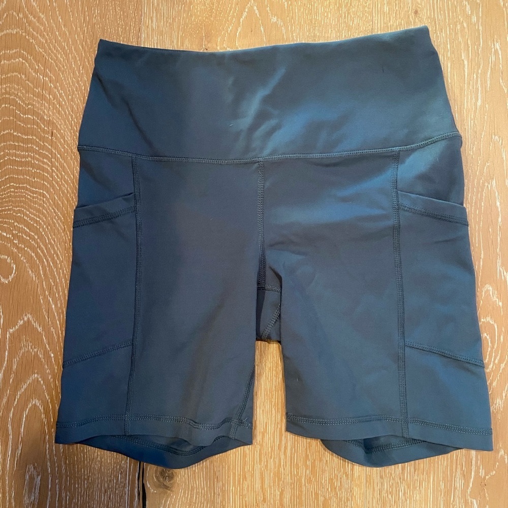 Running shorts: Mid Length, Amazon brand